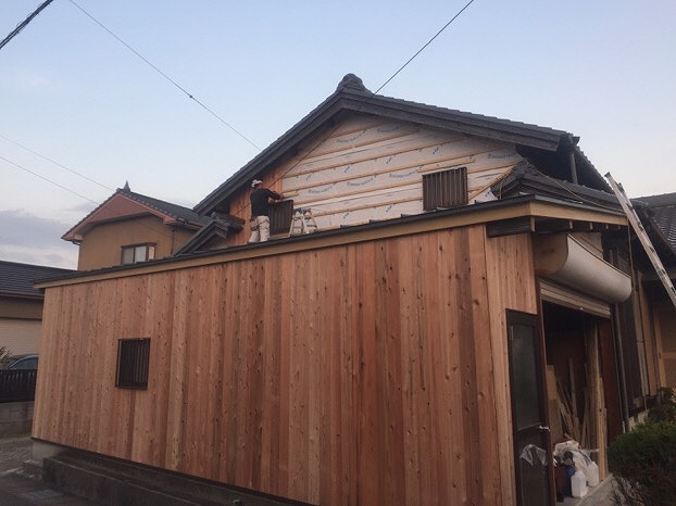 倉庫の屋根と外壁（木材）のリフォーム東浦町 写真